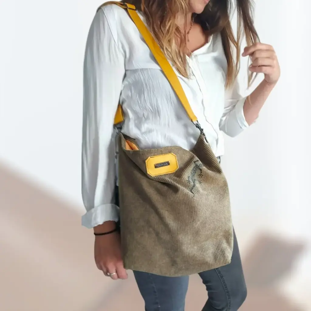 Sac boho en velours côtelé – kaki