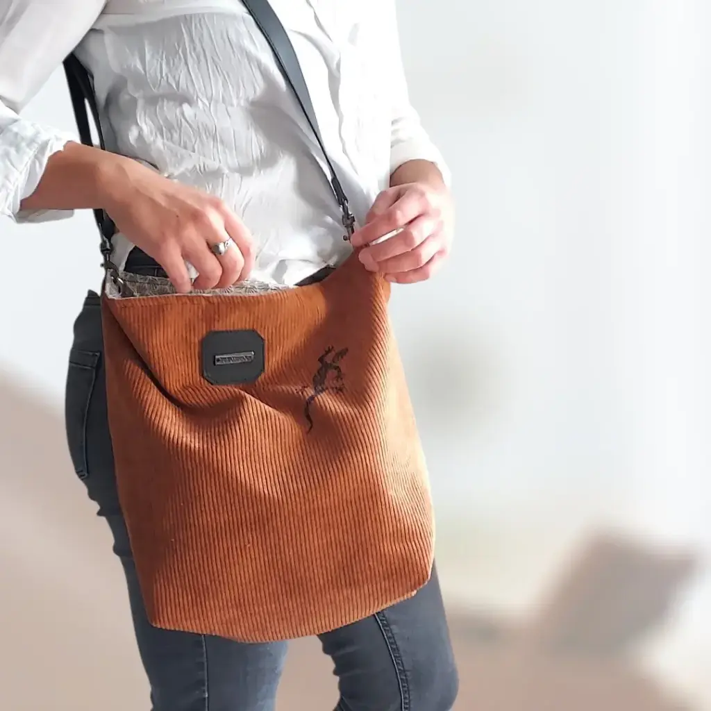 Sac boho en velours côtelé – caramel