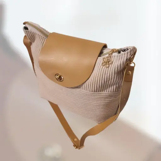 Sac messager velours côtelé écru à rabat