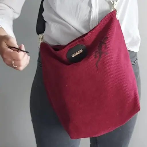 Sac boho en velours côtelé – framboise