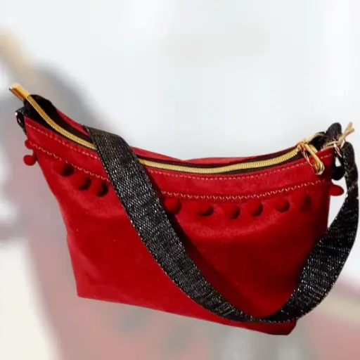 Sac messager - Suédine vegan rouge 